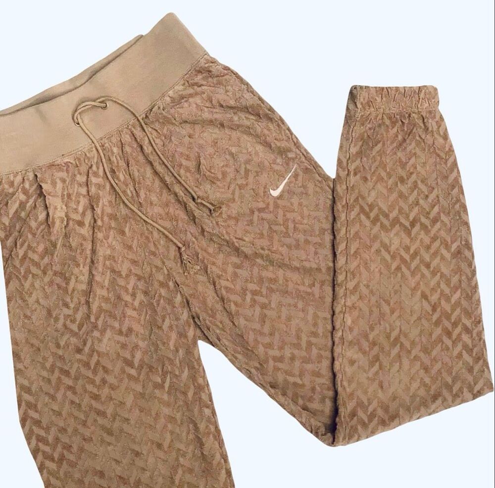 Nike Women’s Textured Herringbone Jogging Pants